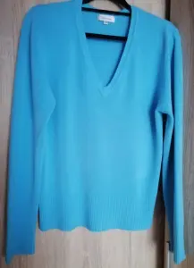 Яркий, мягкий джемпер