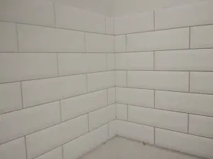 Укладка плитки в небольших объемах. Помощь при капремонте.