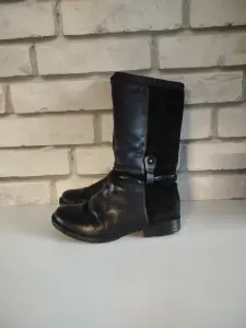 Зимние сапоги женские