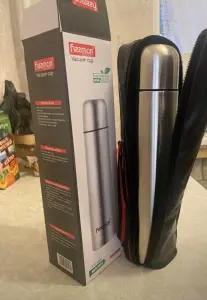 Термос 750 мл с чехлом