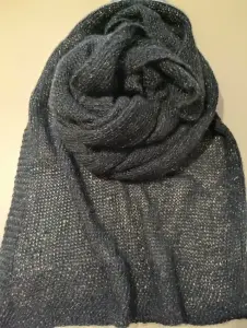 Чёрный палантин - шарф