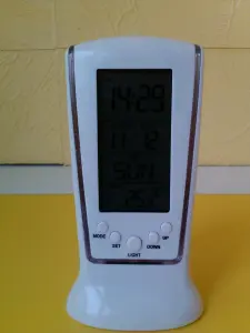 Часы-будильник