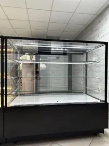 Витрина холодильная торговая