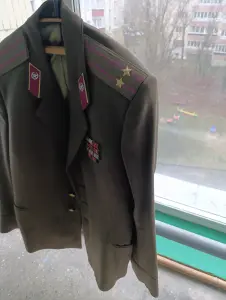 Китель военный и фуражка