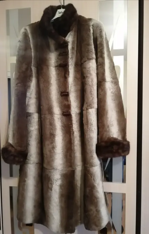 СРОЧНО..... Шуба бобер с норкой необычная и шикарная