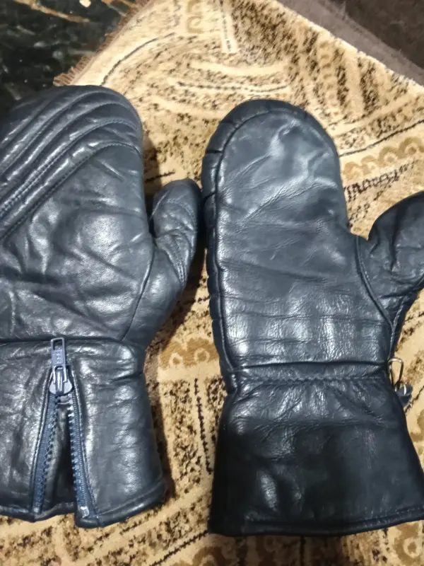 Варежки из натуральной кожи