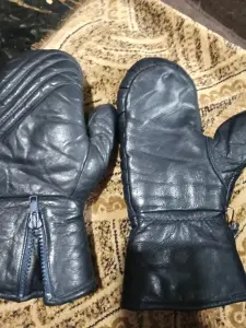 Варежки из натуральной кожи