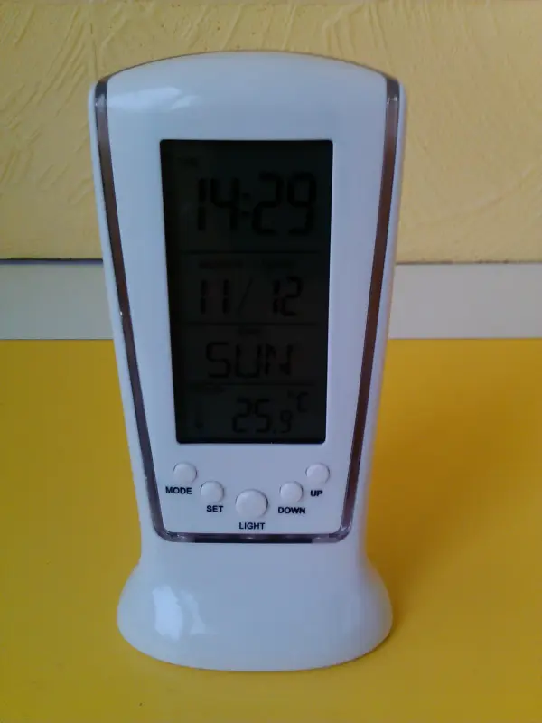 Часы-будильник