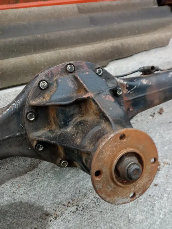 Задний мост на москвич 412.