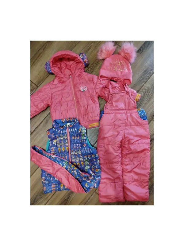 Костюм тройка куртка жилетка комбинезон,шапочка в подарок