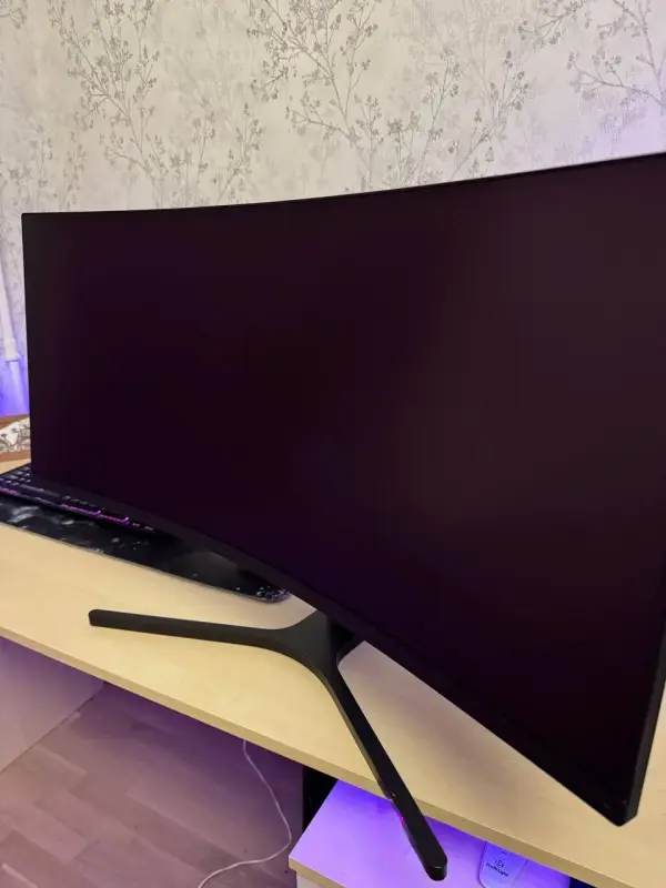 Игровой монитор Xiaomi Mi Curved Gaming XMMNTWQ34