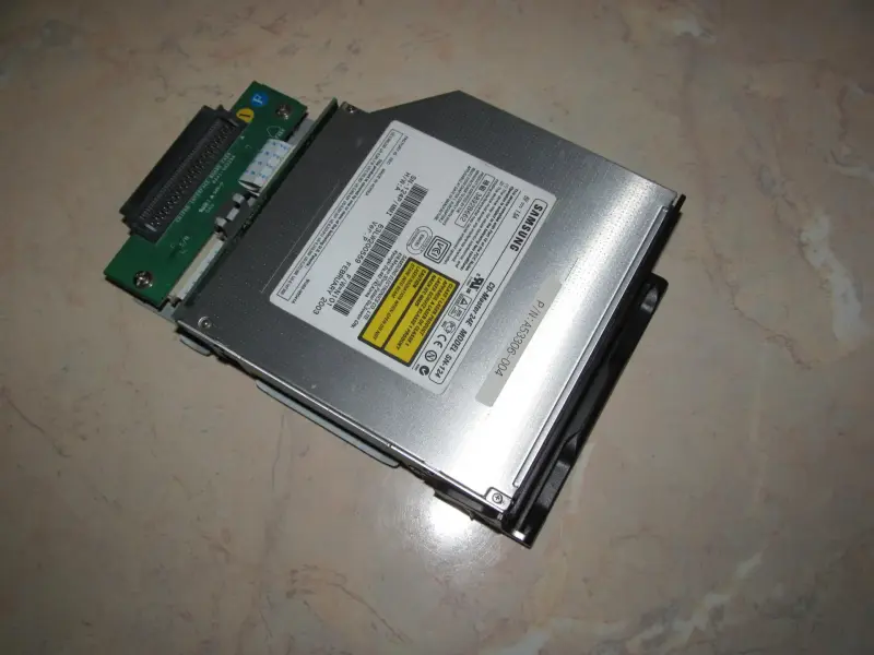 Samsung CD-Master 24E SN-124 24x Slim Notebook CD-Rom, Б.У. оптический накопитель