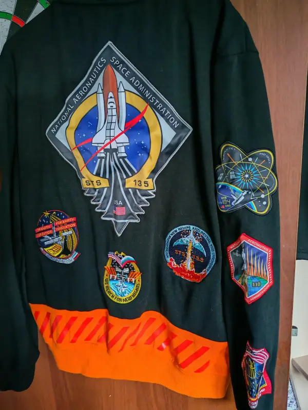 Кофта спортивная