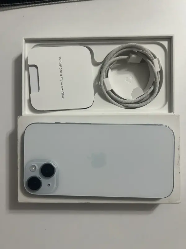 Iphone 15 128 голубой