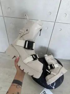 Зимние ботинки