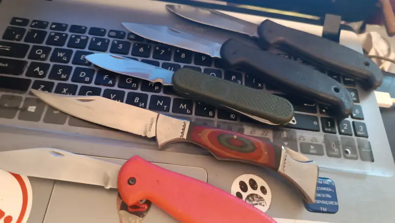 Нож складной солдатский Испания, герб. Продам!