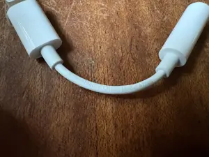 Адаптер Переходник Apple 3.5 мм - Lightning Оригинал