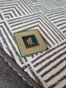 Процессор Intel Celeron 560, Socket P (PPGA478)