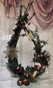 Новогодний венок ручной работы
