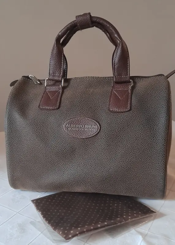 Сумка Alberto Bruni и шёлковый платок в тон