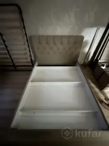 Двуспальная кровать