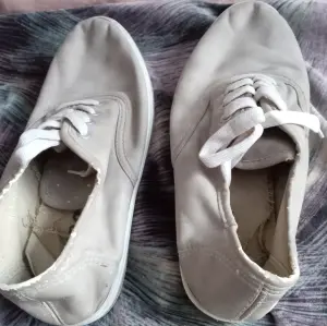 Срочно продам мужские кеды фирмы супай