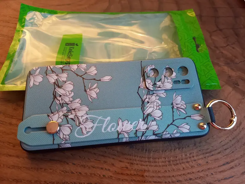 Чехол новый на Huawei P40.