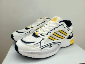 Новые мужские кроссовки adidas