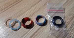 Кольца-бижутерия с камнями, новые