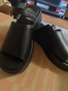 Шлепанцы женске