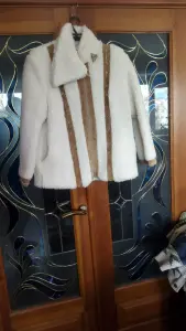 Куртка меховая белая