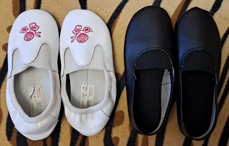 Чешки белые и черные, р.30-31-2 пары