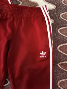 Красный спортивный костюм Adidas