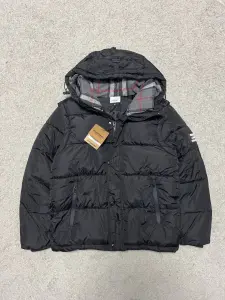 Пуховик-жилетка Burberry