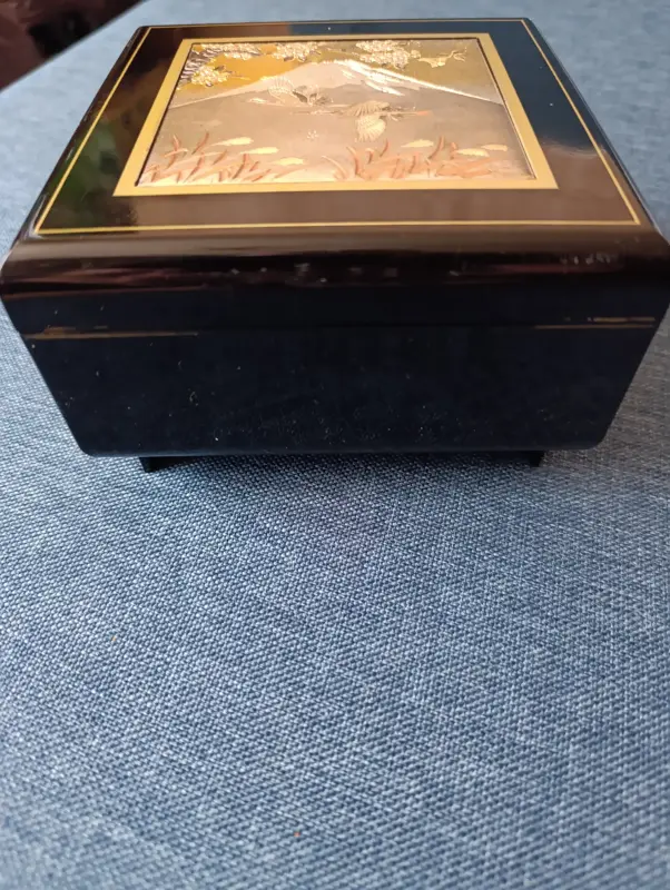 Антиквариат, искусство - Шкатулка японская музыкальная - Вся Беларусь - Фото 9 Шкатулка японская музыкальная - Вся Беларусь - 234077 - Доска объявлений Kupika.by - Фото 9