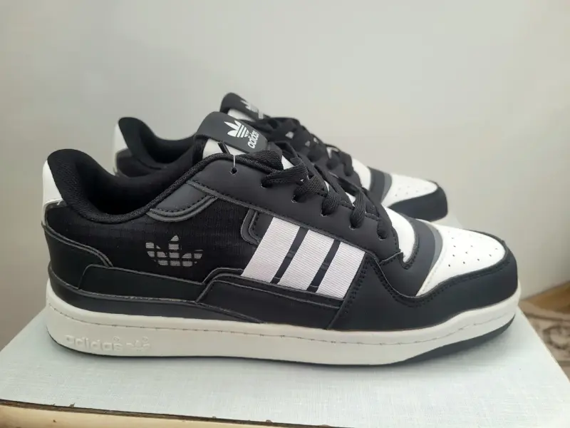 Новые мужские кроссовки adidas