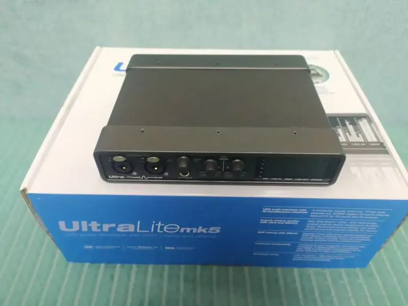 MOTU UltraLite MK5 ( Аудиокарта , Аудиоинтерфейс )