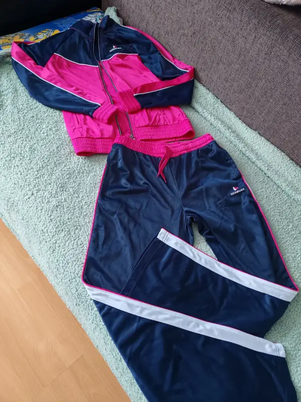 Костюм спортивный