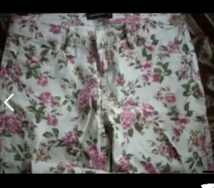 Джинсы в розы