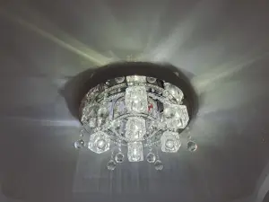 Люстра + 6 светильников (лампочки - в подарок)