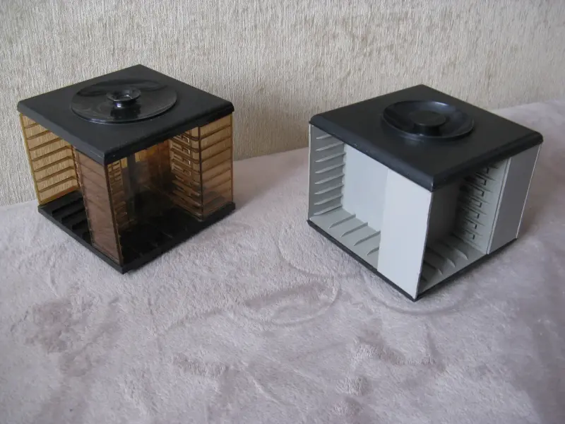 Подставки под аудиокассеты