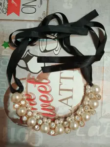 Украшение на шею