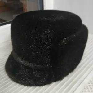 Мужская шапка