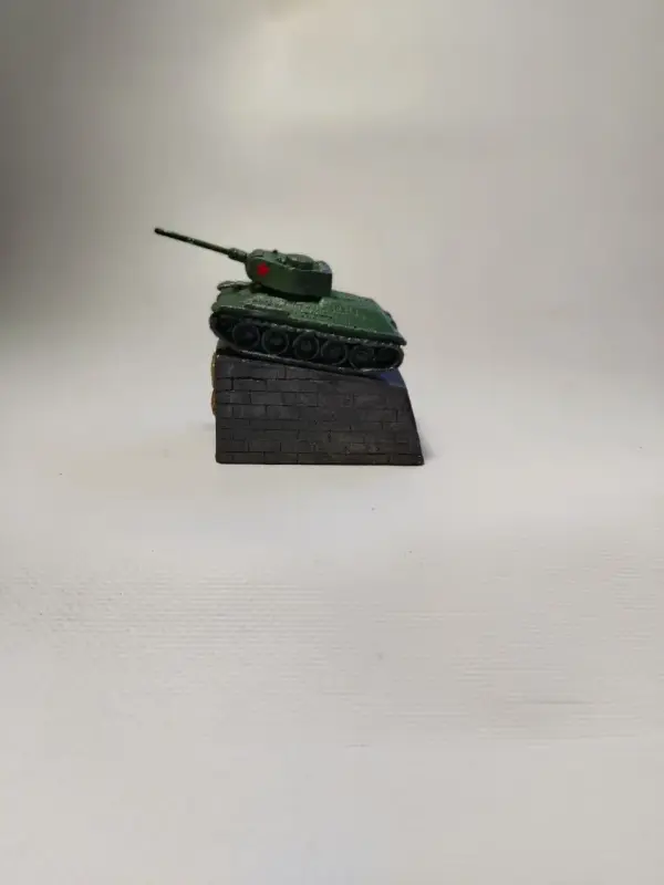 Памятник танку Т-34 у Дома офицеров в Минске. - Вся Беларусь - 234326 - Доска объявлений Kupika.by - Фото 6