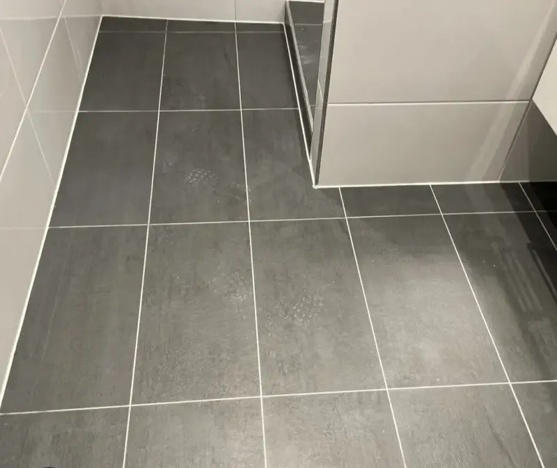 Керамическая плитка и керамогранит