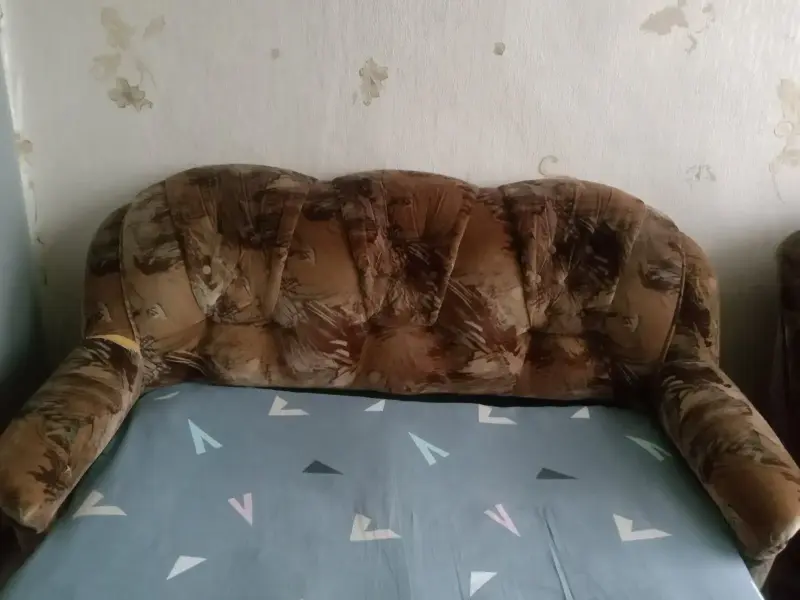 Диван. Отдам почти за ''спасибо''