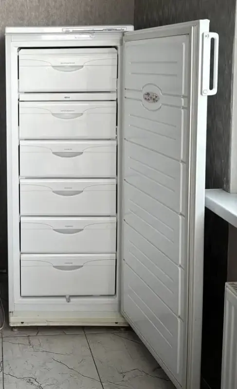 Морозильник Атлант в хорошем состоянии