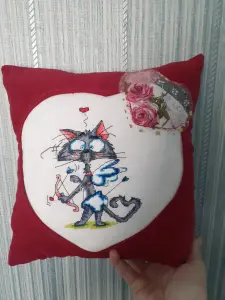 Подушка-валентинка
