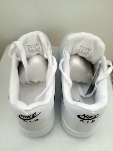 Новые мужские кроссовки Nike