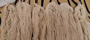 Пряжа-нитки из шерсти овец-осталось 690гр